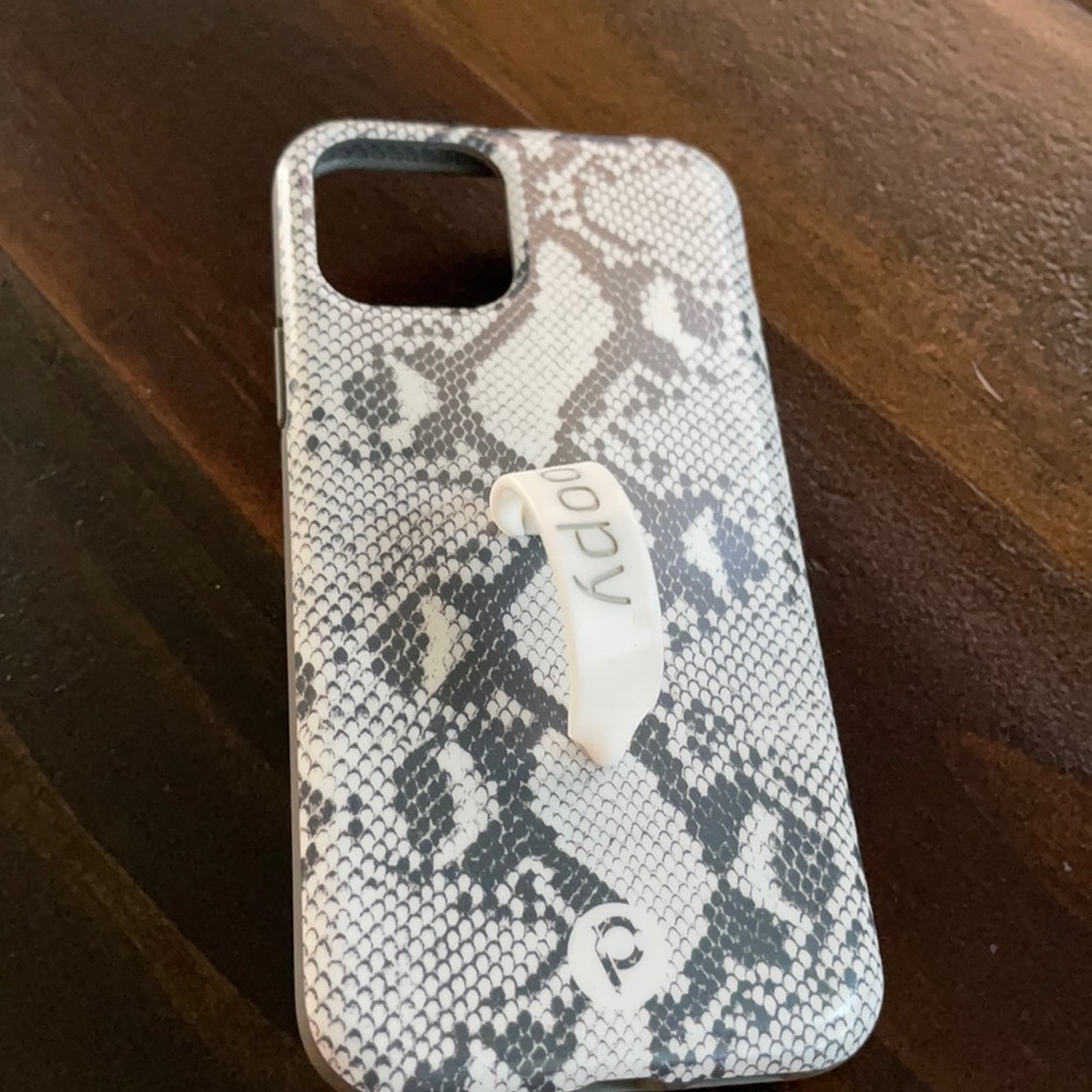 Loopy phone case